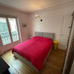 Charming And Bright Flat In A Very Convenient Area Paris