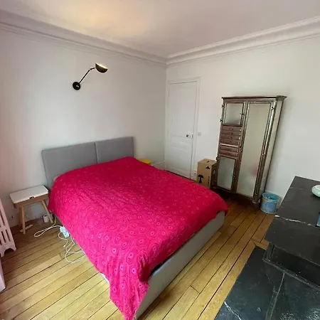Charming And Bright Flat In A Very Convenient Area