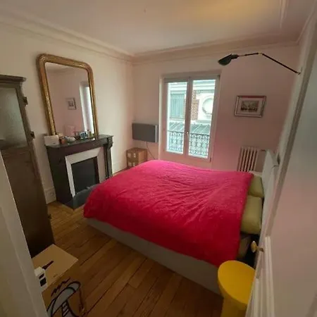 Lägenhet Charming And Bright Flat In A Very Convenient Area *