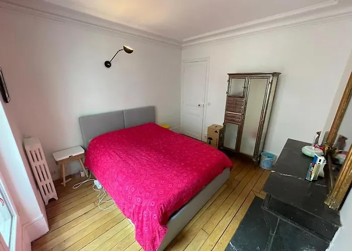 Charming And Bright Flat In A Very Convenient Area
