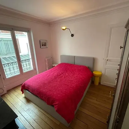 Charming And Bright Flat In A Very Convenient Area Parijs