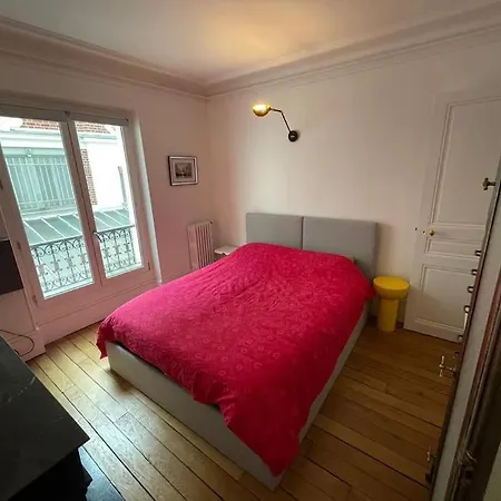 Charming And Bright Flat In A Very Convenient Area Appartement