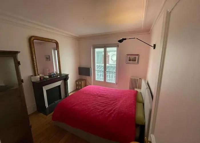 Charming And Bright Flat In A Very Convenient Area