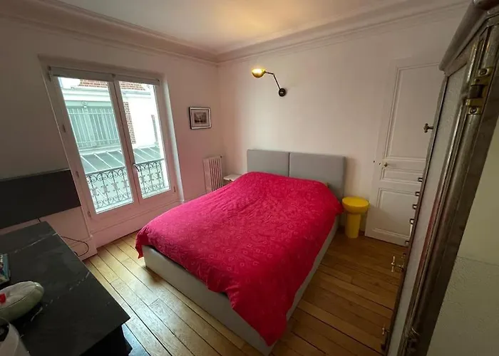 Charming And Bright Flat In A Very Convenient Area Appartement